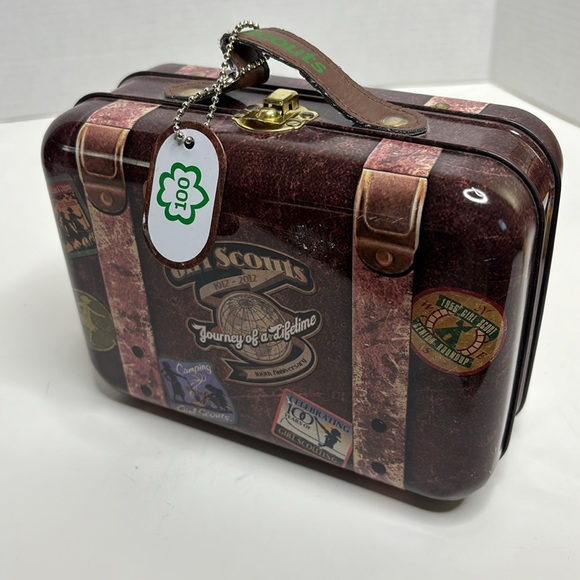 Girl Scouts | Brown Journey Of A Lifetime Tin Luggage | Celebrating 100 Years - Picture 13 of 13